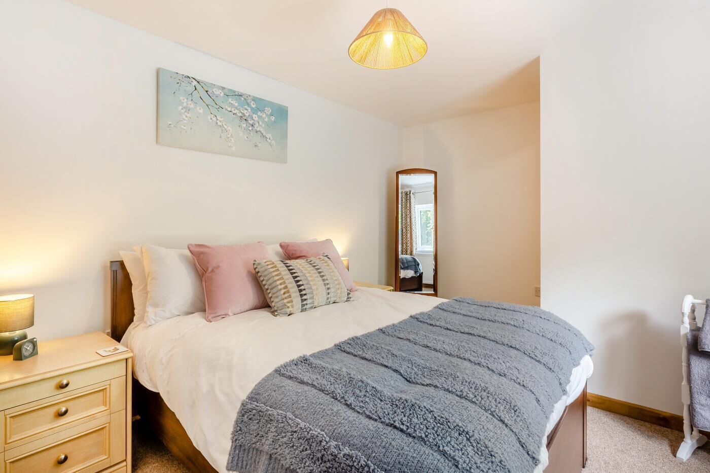 Free WiFi, bed sheets