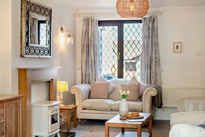 TV - 4 Bed in Padstow (oc-s29537) (Padstow)