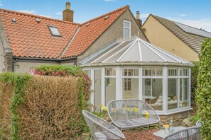 Property grounds - 3 Bed in North Sunderland (oc-w29482) (North Sunderland)