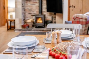 Dining - 3 Bed in North Sunderland (oc-w29482) (North Sunderland)