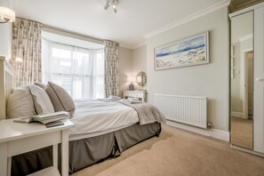 2 slaapkamers, een strijkplank/strijkijzer, gratis wifi, beddengoed