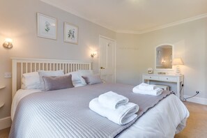2 bedrooms, iron/ironing board, free WiFi, bed sheets - 2 Bed in Padstow (oc-lnews) (Padstow)