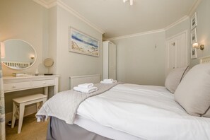 2 slaapkamers, een strijkplank/strijkijzer, gratis wifi, beddengoed
