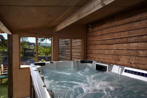 Bain à remous intérieur