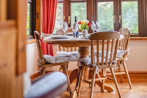 Dining - 2 Bed in Devils Bridge (oc-d29575) (Pontarfynach)