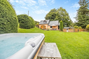 Terrace/patio - 2 Bed in Devils Bridge (oc-d29575) (Pontarfynach)