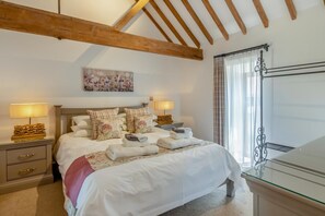 Travel cot, free WiFi, bed sheets - 2 Bed in Lower Bodham (oc-n29590) (Bodham)