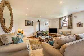 TV, fireplace - 2 Bed in Lower Bodham (oc-p29591) (Bodham)