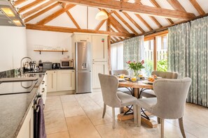 Microwave, oven, dishwasher, high chair - 2 Bed in Lower Bodham (oc-t29589) (Bodham)