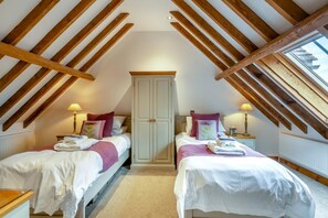 Free WiFi, bed sheets - 3 Bed in Lower Bodham (oc-h29592) (Bodham)