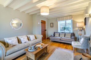 TV, fireplace - 3 Bed in Horsehouse (oc-e29610) (Horsehouse)