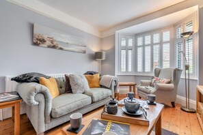 Fireplace - 3 Bed in Sandsend (oc-n29555) (Sandsend)
