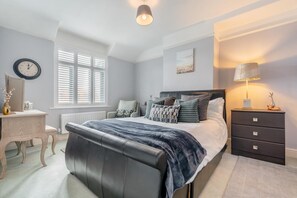 Iron/ironing board, free WiFi, bed sheets - 3 Bed in Sandsend (oc-n29555) (Sandsend)