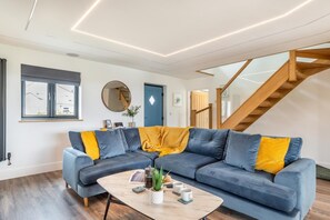 TV - 4 Bed in Windmill (oc-w29654) (Trevone)