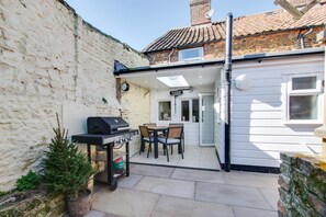 Outdoor dining - 2 Bed in Snettisham (oc-t29559) (Snettisham)