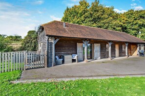 Exterior - 1 Bed in Stone (oc-t29685) (Stone in Oxney)