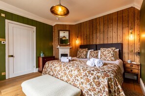 Unclassified image, 3 of 14, button - 2 Bed in Tollard Royal (oc-b29641) (Tollard Royal)