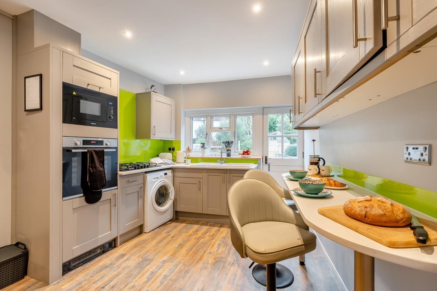 Microwave, oven, cookware/dishes/utensils