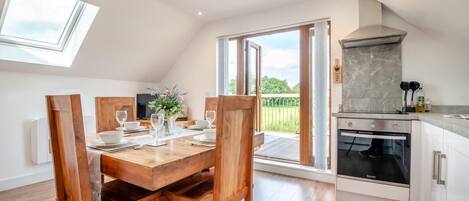 Lave-vaisselle, chaise haute