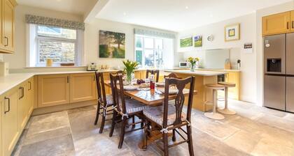 3 Bed in Askrigg (oc-h29661)