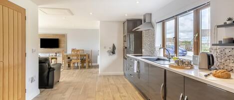 Microwave, oven, cookware/dishes/utensils