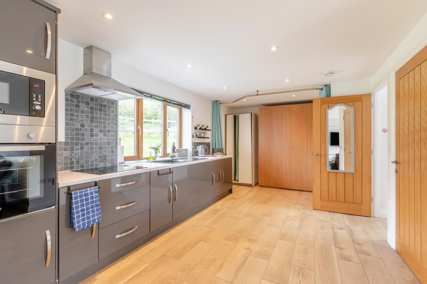 Microwave, oven, cookware/dishes/utensils