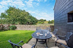 Outdoor dining - 3 Bed in Hardraw (oc-t29418) (Appersett)