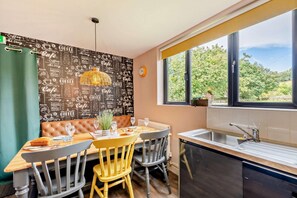 Dining - 3 Bed in Hardraw (oc-t29418) (Appersett)