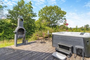 Outdoor spa tub - 1 Bed in Llwynygroes (oc-y29714) (Llangeitho)