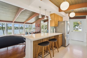 Fridge, microwave, oven, stovetop - Stunning Mid-Century Lakeside Retreat on Cedar Lake in Nashua (Nashua)