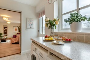 Interior - 1 Bed in Ludchurch (oc-m29752) (Ludchurch)