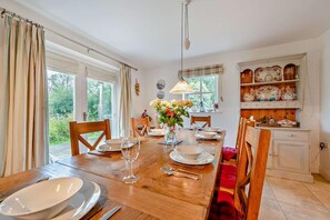 Dining - 6 Bed in Ludchurch (oc-m29751) (Ludchurch)