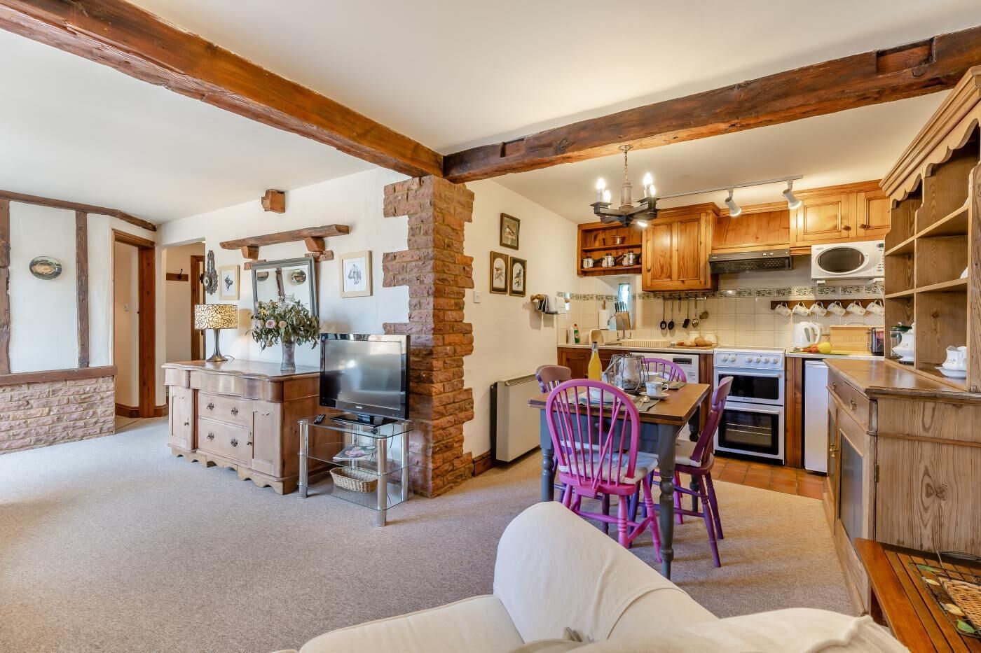 المنشأة من الداخل