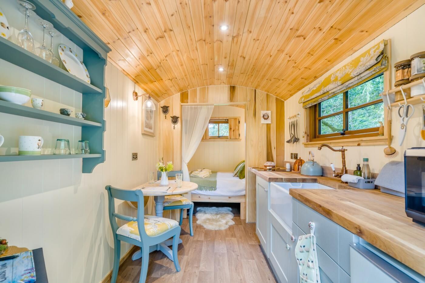 Mikrowelle, Ofen, Kochgeschirr/Geschirr/Besteck