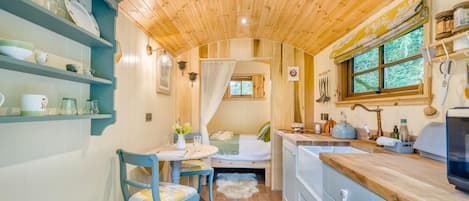 Microwave, oven, cookware/dishes/utensils