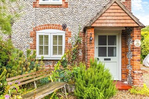 Exterior - 2 Bed in Bodham (oc-s29720) (Bodham)