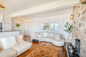 TV - 1 Bed in Seahouses (oc-o29745) (Seahouses)