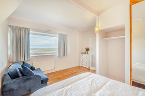 Free WiFi, bed sheets - 1 Bed in Seahouses (oc-o29745) (Seahouses)