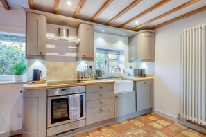 Microwave, oven, dishwasher, high chair - 2 Bed in Wiveton (oc-g29762) (Wiveton)