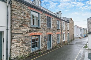 Exterior - 5 Bed in Padstow (oc-s29853) (Padstow)