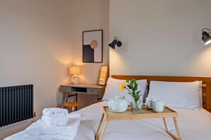 Fer et planche à repasser, Wi-Fi gratuit, draps fournis