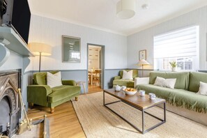 TV - 3 Bed in Northrepps (oc-k29801) (Cromer)