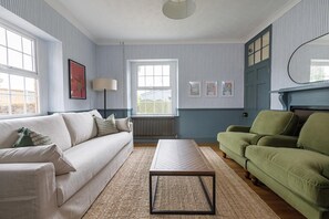 TV - 3 Bed in Northrepps (oc-k29801) (Cromer)