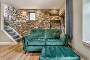 TV, fireplace - 1 Bed in Tebay (oc-m29886) (Mount Pleasant)