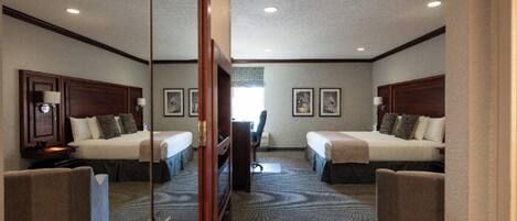 1 Schlafzimmer, Schreibtisch, Bügeleisen/Bügelbrett, Reisekinderbett