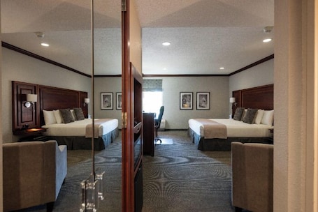 1 bedroom, desk, iron/ironing board, travel cot. Executive King Room with with Modern Amenities & Breakfast