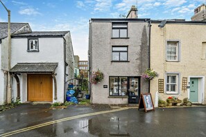 Exterior - 2 Bed in Ulverston (oc-q29885) (Ulverston)