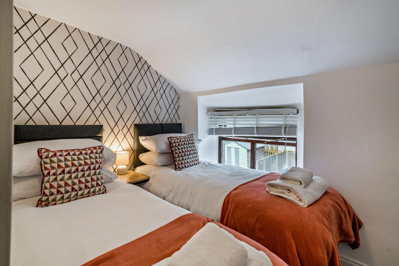 Iron/ironing board, free WiFi, bed sheets