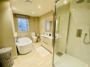 Bathroom - Luxury Stay at Yarwell Mill, Peterborough (North Northamptonshire)