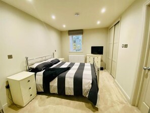 Room - Luxury Stay at Yarwell Mill, Peterborough (North Northamptonshire)